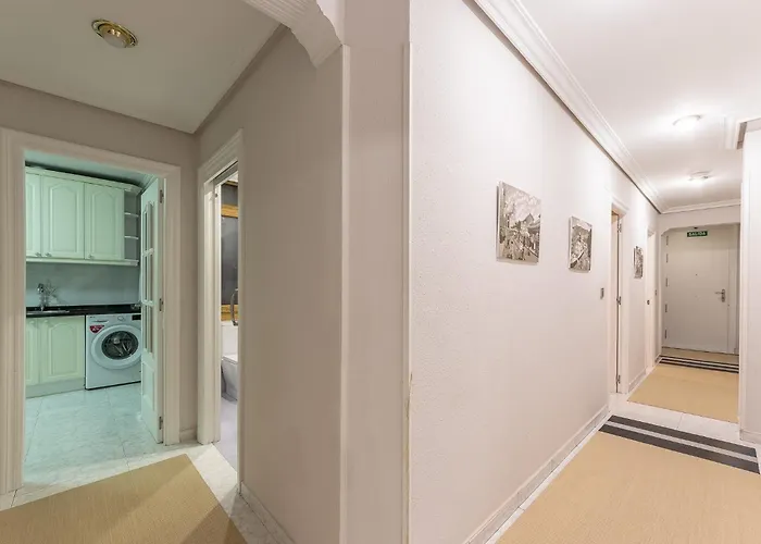 Apartamento En El Mismo Corazón Del Casco Viejo *